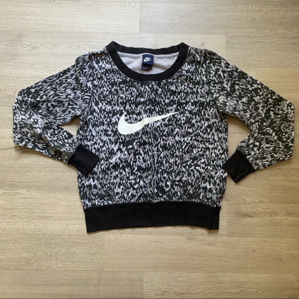 Nike Animal Print Black and White Crewneck Sweatshirt M